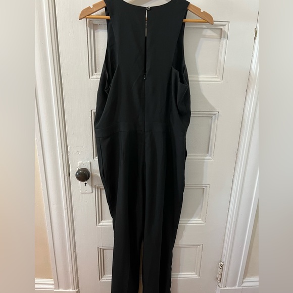 Banana Republic Factory Jumpsuit size 10 black sleeveless classy - Picture 5 of 5